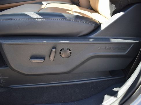 Used 2025 Ford F450 Lariat w/ FX4 Off-Road Package image 22