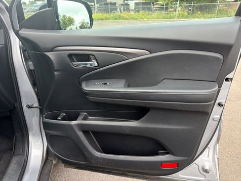 Used 2019 Honda Ridgeline Sport image 13