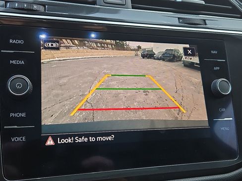 Used 2021 Volkswagen Tiguan SEL image 19