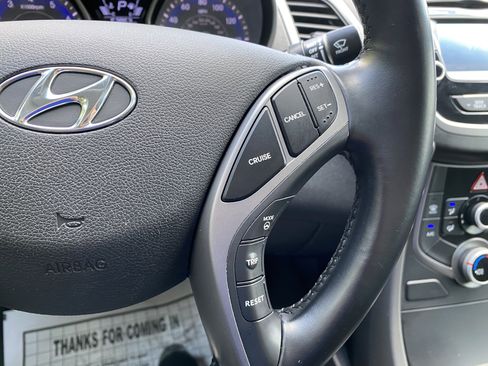 Used 2015 Hyundai Elantra SE w/ Option Group 03 FWD image 19
