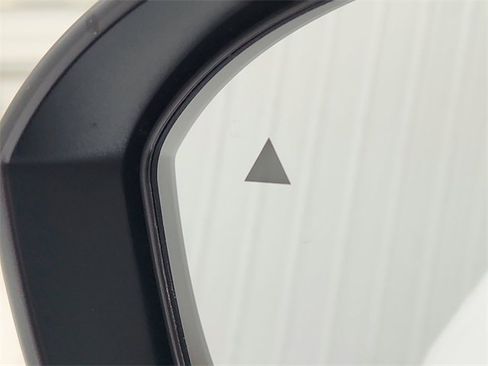 Used 2025 Nissan Rogue SL w/ Tech Package image 22