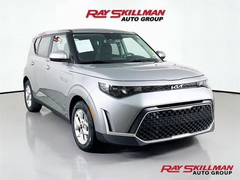 Used 2024 Kia Soul LX w/ Option Group 015 FWD image 1