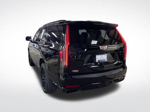Used 2023 Cadillac Escalade Sport Platinum AWD/4WD image 3