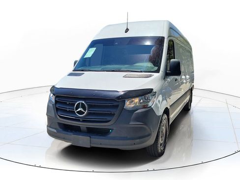 Used 2023 Mercedes-Benz Sprinter 2500 image 4