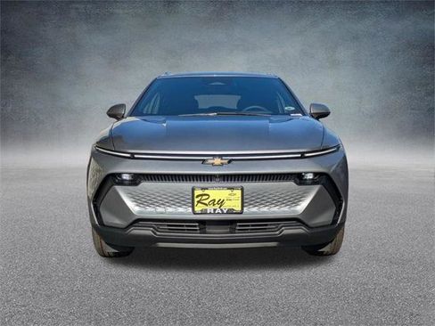 New 2026 Chevrolet Equinox EV LT image 9