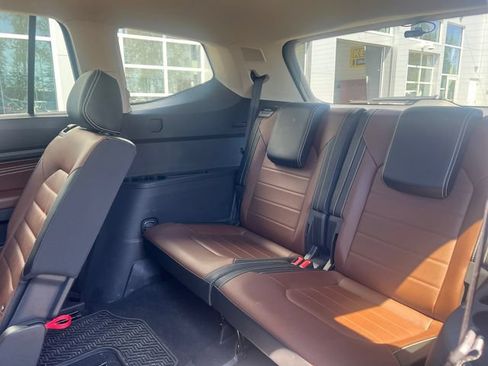 Used 2022 Volkswagen Atlas SEL Premium AWD/4WD image 17