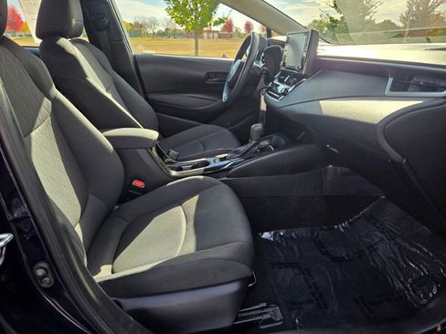 Used 2022 Toyota Corolla LE image 5