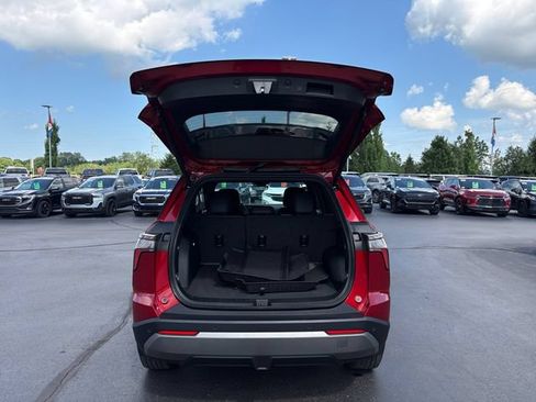 Used 2026 Chevrolet Equinox LT w/ Convenience Package II FWD image 24