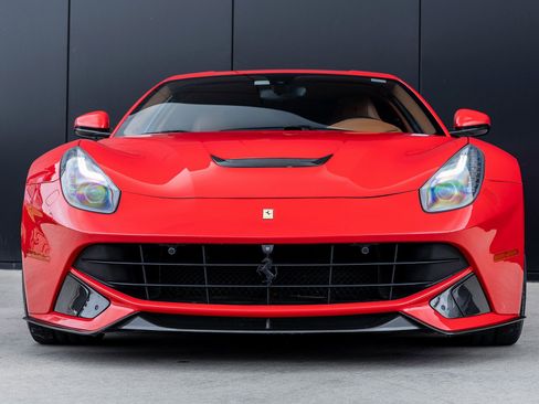 Used 2014 Ferrari F12 Berlinetta image 4