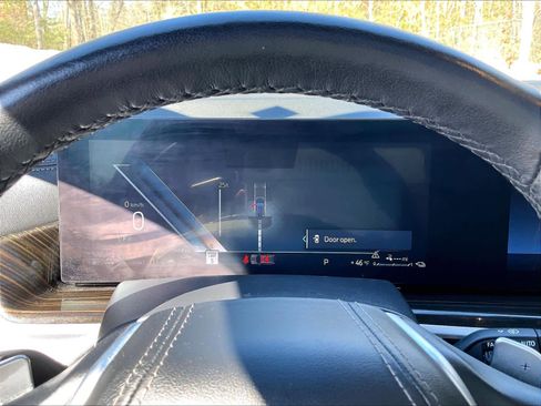 Used 2025 BMW X5 xDrive50e image 26