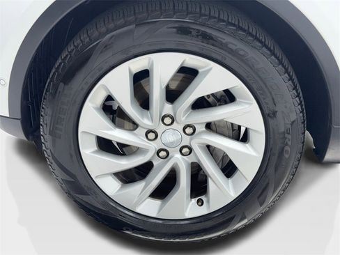 Used 2024 Land Rover Discovery S image 55