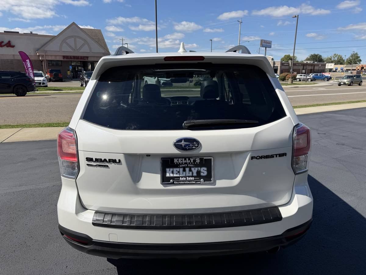 Used 2018 Subaru Forester 2.5i Premium w/ Popular Package #2 AWD/4WD image 4