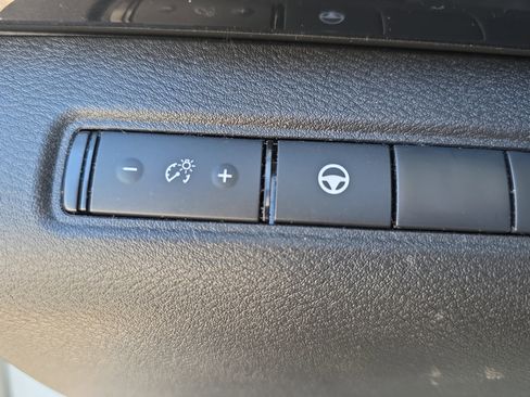 Used 2024 Nissan Pathfinder SV image 24