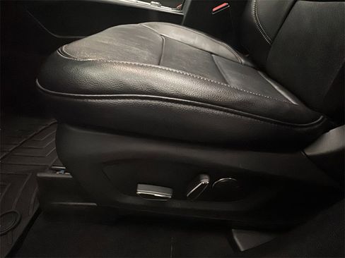 Used 2020 Ford Explorer Limited image 7