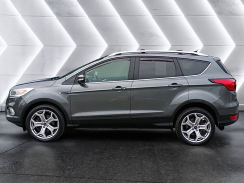 Used 2019 Ford Escape Titanium AWD/4WD image 3