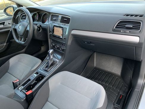 Used 2015 Volkswagen e-Golf Limited Edition image 28