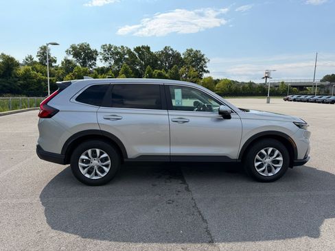Used 2025 Honda CR-V LX image 8