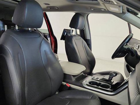 Used 2022 Kia Carnival SX Prestige FWD image 43