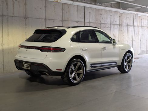 Certified 2025 Porsche Macan image 9