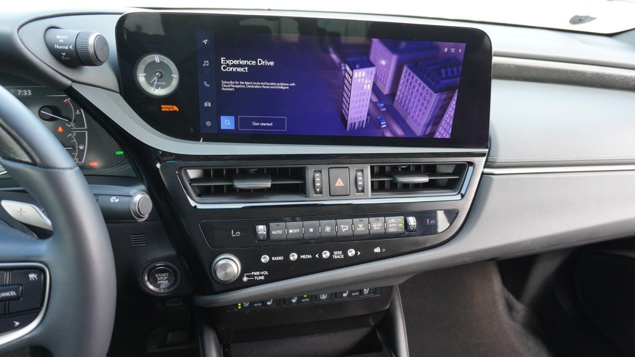Certified 2024 Lexus ES 350 Ultra Luxury w/ Accessory Package (Z2) FWD image 16