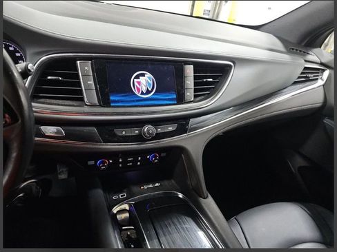 Used 2023 Buick Enclave Essence image 17