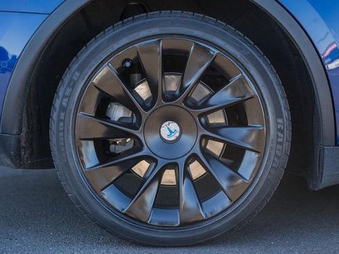 Used 2021 Tesla Model Y Long Range image 24