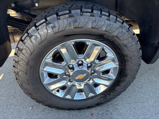 Used 2024 Chevrolet Silverado 2500 High Country w/ High Country Premium Package AWD/4WD image 11
