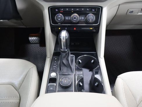 Used 2019 Volkswagen Atlas SEL Premium image 20