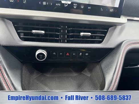 Used 2025 Ford Explorer ST-Line AWD/4WD image 26