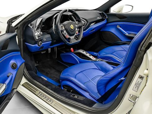 Used 2017 Ferrari 488 Spider RWD image 10