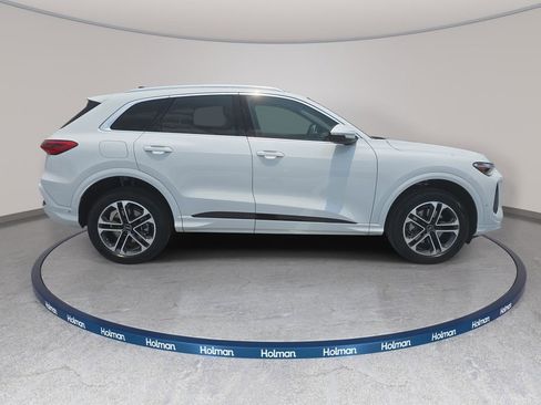 Certified 2025 Audi Q5 Premium w/ Convenience Package AWD/4WD image 4