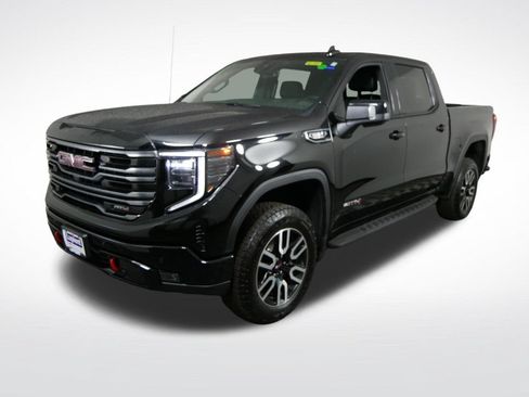 Used 2025 GMC Sierra 1500 AT4 w/ AT4 Premium Package AWD/4WD image 9