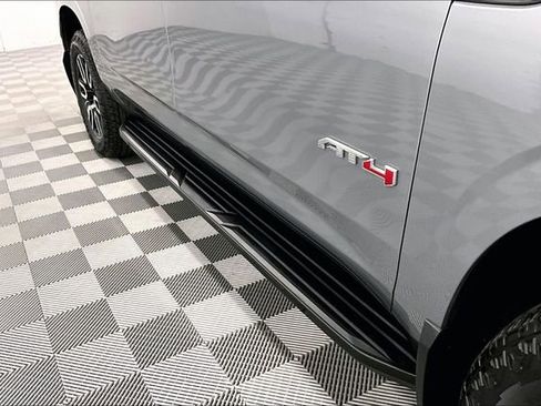 Used 2024 GMC Yukon XL AT4 image 11