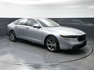 Used 2023 Honda Accord EX-L video 3