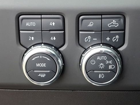 Used 2025 GMC Sierra 2500 AT4 w/ AT4 Premium Plus Package image 28