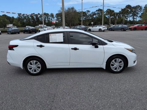 Used 2025 Nissan Versa S w/ Trunk Package image 4