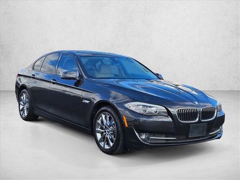 Used 2011 BMW 528i Sedan image 3