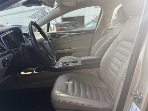 Used 2019 Ford Fusion SEL image 24