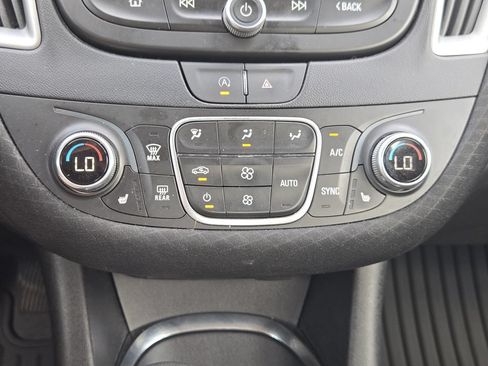 Used 2024 Chevrolet Malibu LT FWD image 19