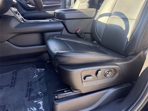 Used 2024 GMC Yukon Denali image 12