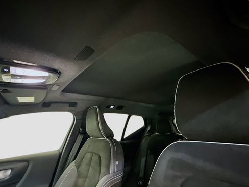 Used 2022 Volvo XC40 P8 Recharge Ultimate image 27