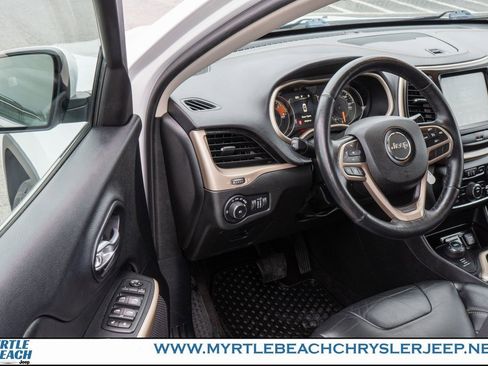 Used 2017 Jeep Cherokee Latitude w/ True North Edition image 15