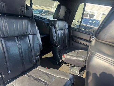 Used 2016 Lincoln Navigator L Select image 8