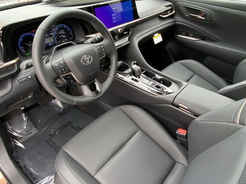 New 2026 Toyota Crown Signia AWD/4WD image 19