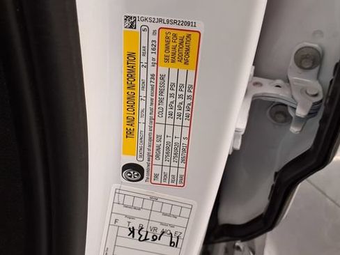 Used 2025 GMC Yukon XL Denali image 37