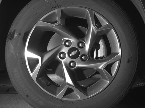 Used 2025 Chevrolet Trax LT FWD image 13