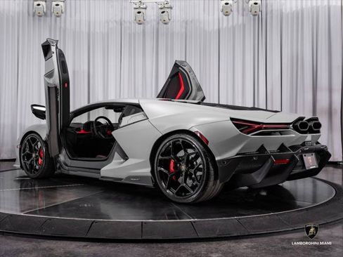 Used 2024 Lamborghini Revuelto AWD/4WD image 16