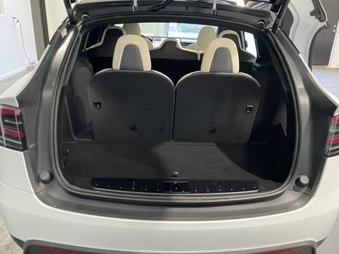 Used 2026 Tesla Model X Base image 8