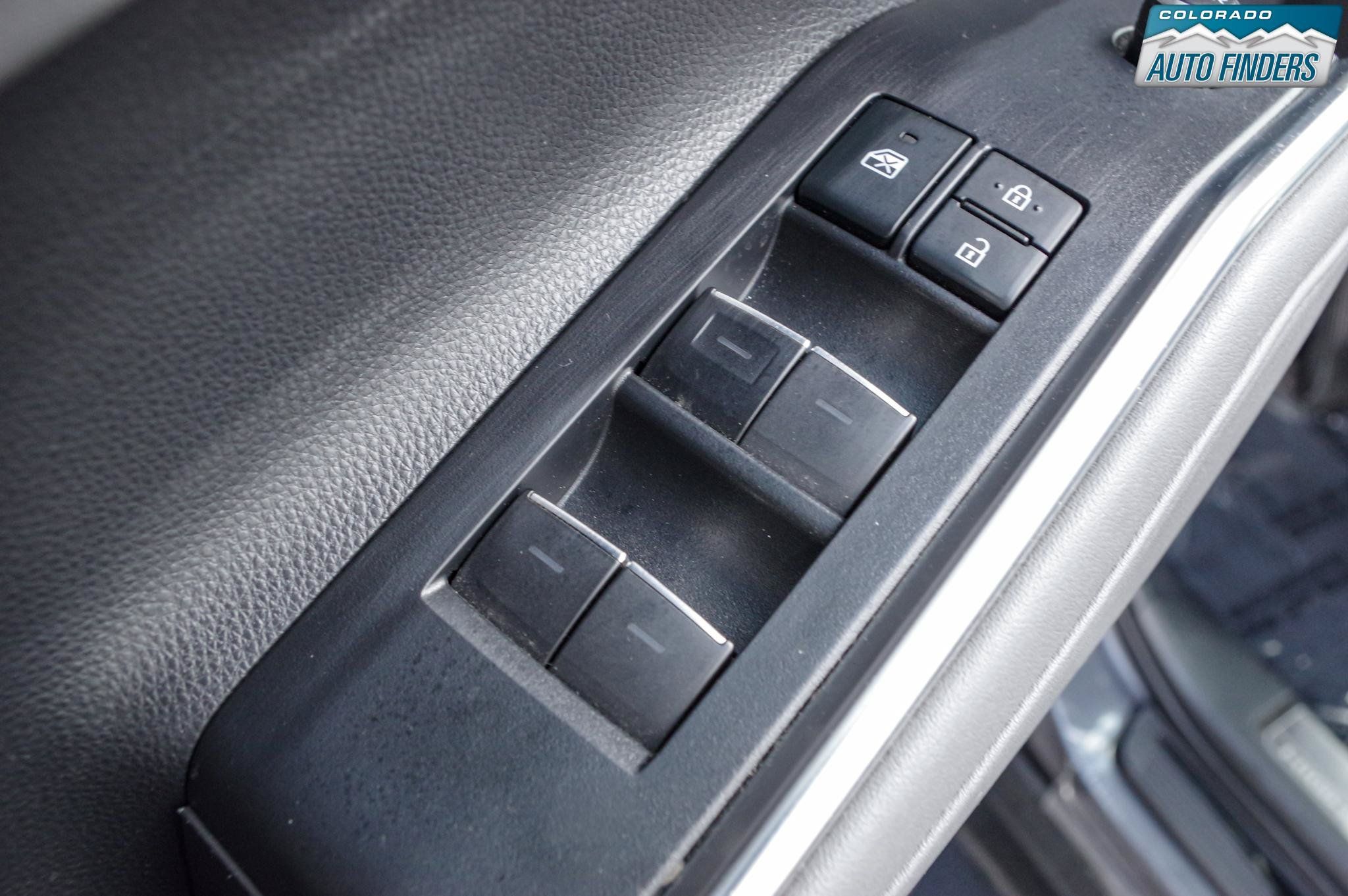 Used 2021 Toyota Highlander Platinum AWD/4WD image 11