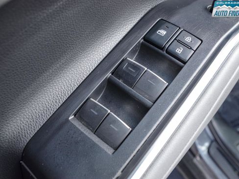 Used 2021 Toyota Highlander Platinum AWD/4WD image 11